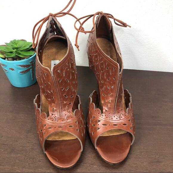 Manolo Blahnik Brown Perforated Open Toe Lace Back Sandals Heels Size 38 - Picture 6 of 10
